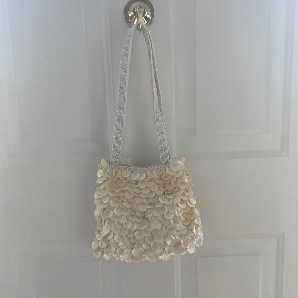 Elegant Cream Shoulder Bag